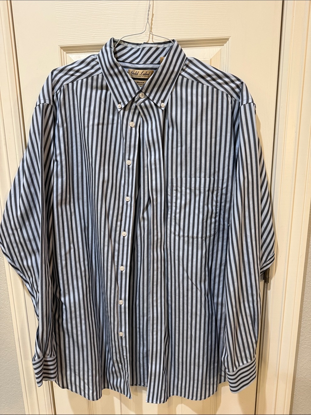 Men's Vertical Stripe Button-Down Dress Shirt - Blue/White